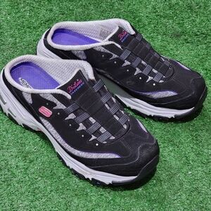 Skechers D’Lites - Women's Sneakers - SIZE 9